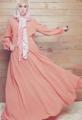 Contoh Model Baju Muslim Artis Risty Tagor 9 - Gamis Panjang Salem Model Payung
