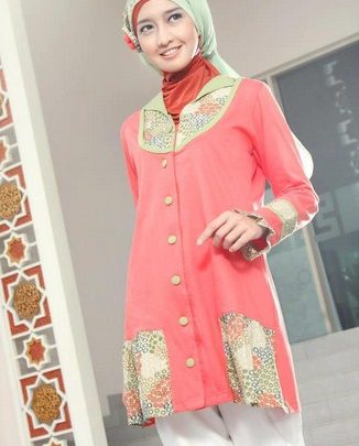 Contoh Model Kaos Muslim Remaja Trendy Terbaru 10 - Cantik Kombinasi Batik dan Elegan